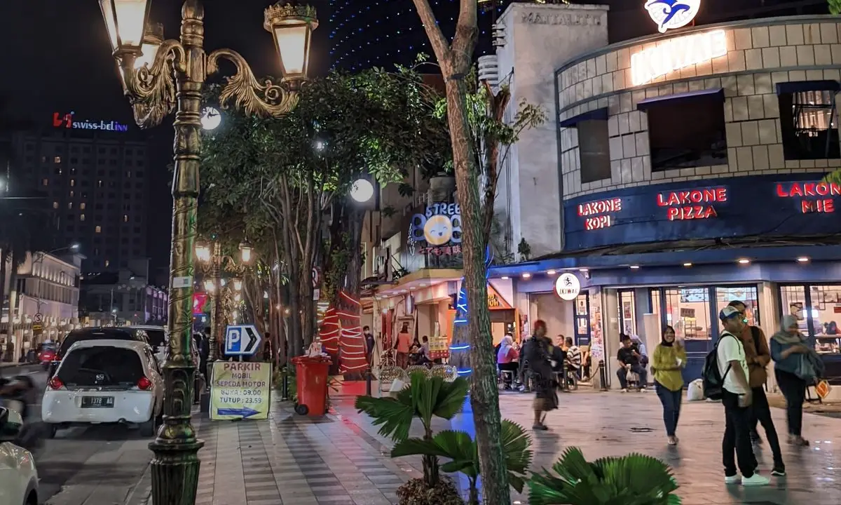 Weekend Seru di Jalan Tunjungan: Ngopi Kekinian di Pusat Kota Surabaya