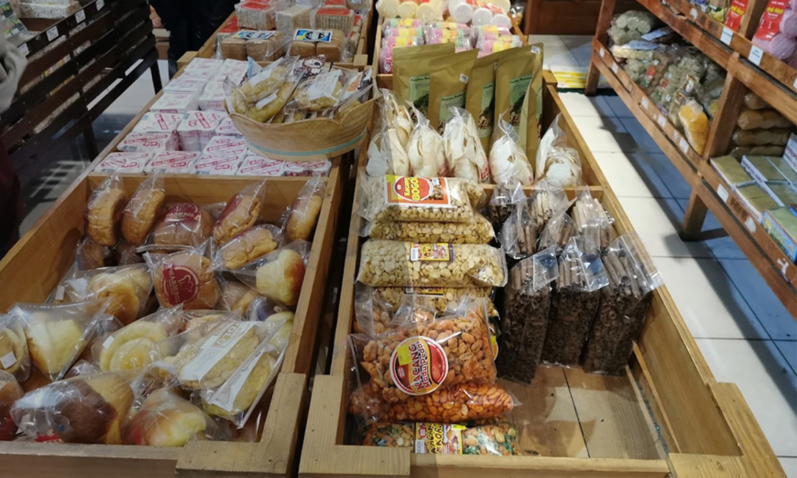 Oleh-oleh Blitar: Cokelat, Peyek Kacang, hingga Aneka Jajanan Tradisional