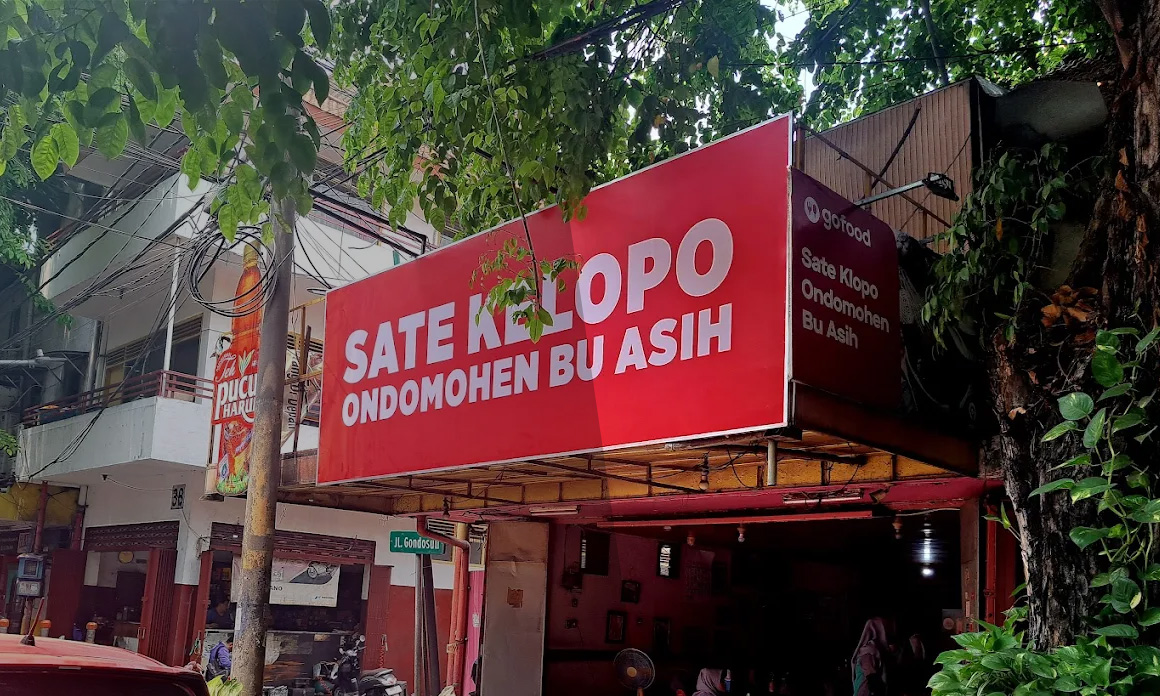 Sate Klopo Ondomohen: Kuliner Legendaris Surabaya Sejak Zaman Dahulu